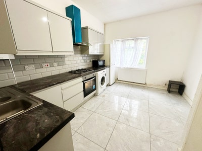 A beautiful 2 bedroom flat in Bromley, BR1 Main Photo