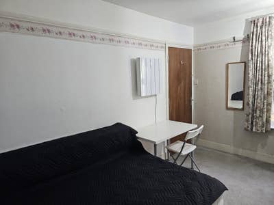 Room in a shared house 4 min walk to Maidston Town Main Photo