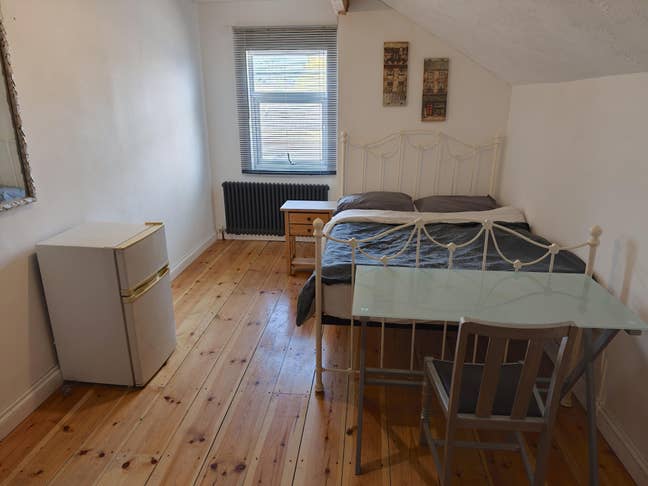 Lovatt Street, Close Staffs Uni & Train Station Main Photo