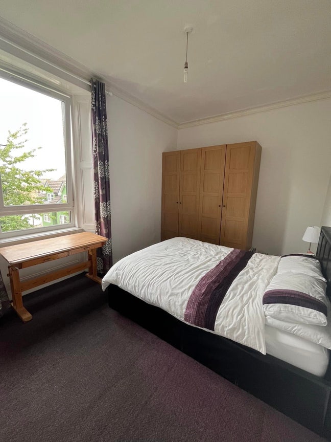 Spacious double room in 2 bed flat 🏡 Main Photo