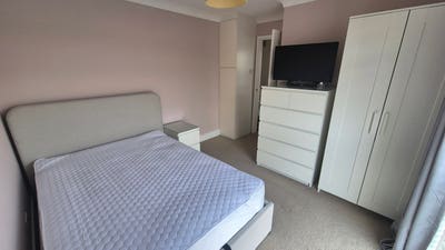 Furnished Double Room in Horsham RH12 Main Photo