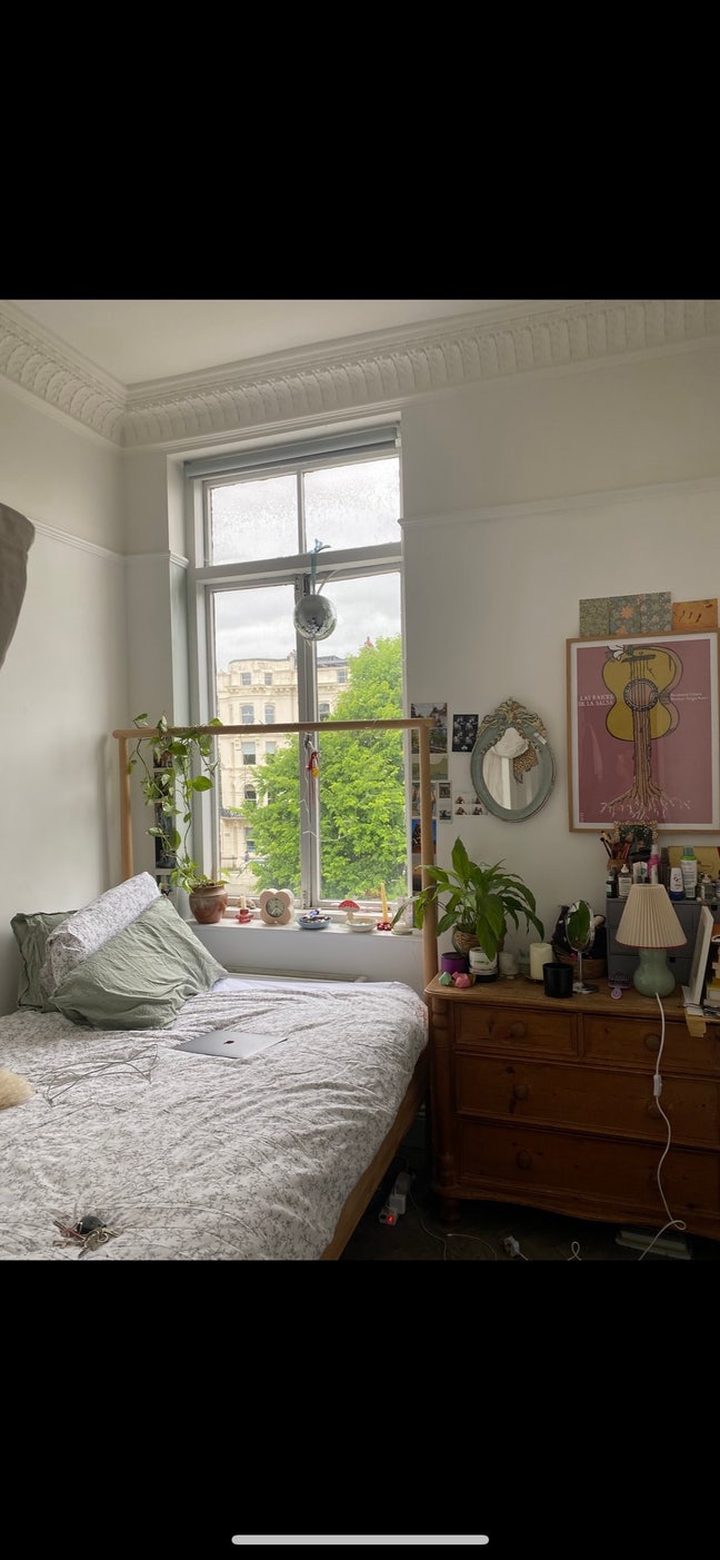 Two rooms available from 1st June on Palmeira Sq  Main Photo