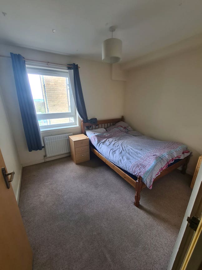 Double bedroom to rent in 3 bed flatshare, Leith  Main Photo