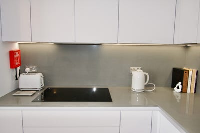 Modern Double Room – Close to Transport! Main Photo