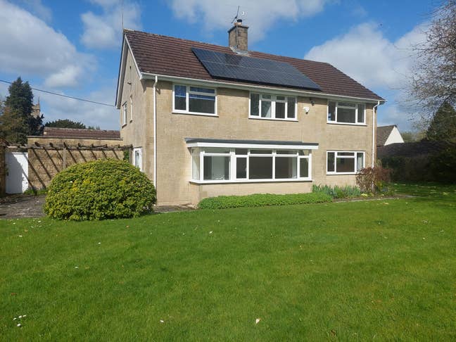 6 Miles from Swindon, 4 Bedroom House - &pound;495pcm Main Photo