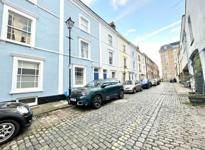 Sunny Clifton room right next to downs ☀️ Main Photo