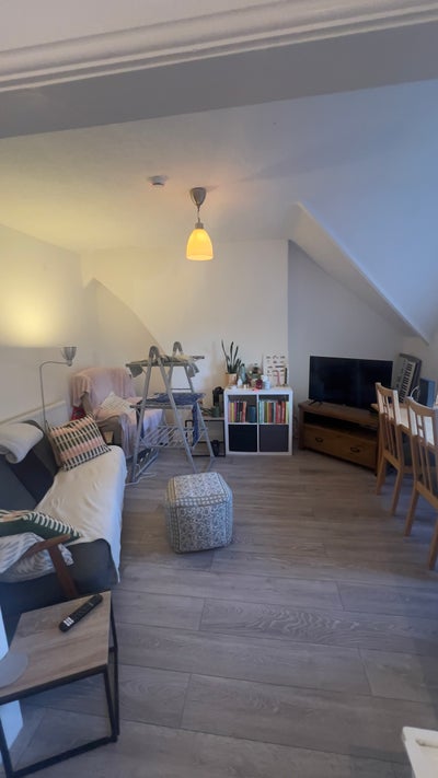  1 Double Bed Room Available (2 Bed Flat)  Main Photo