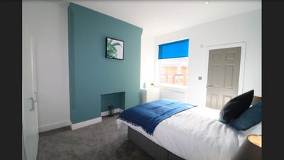  🔥 Ensuite Room Available! - City Centre / SH Main Photo