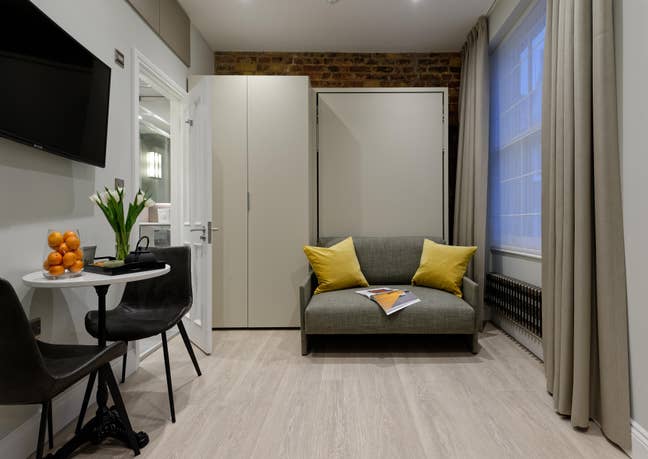 Bills Included, Shared Patio, Short/Long Lets 🔥 Main Photo