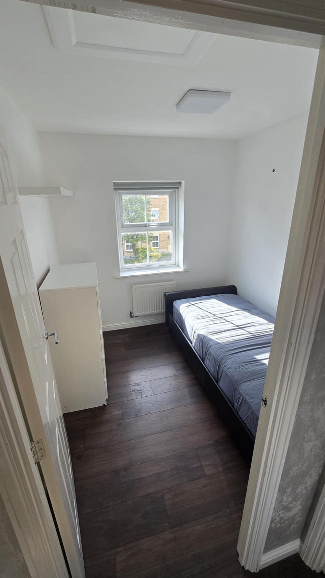 Small single room Main Photo