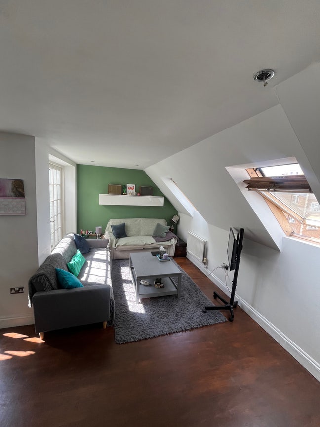 Room in central Kingston!  Main Photo