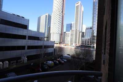 Luxury Room- Canary Wharf~PrivateBalcony -3BHK Main Photo