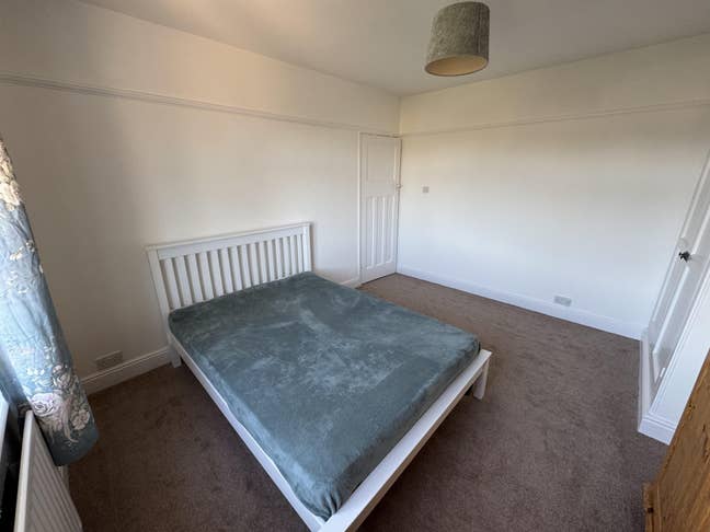 Newmarket, near station, Double Bedroom, Renovated Main Photo