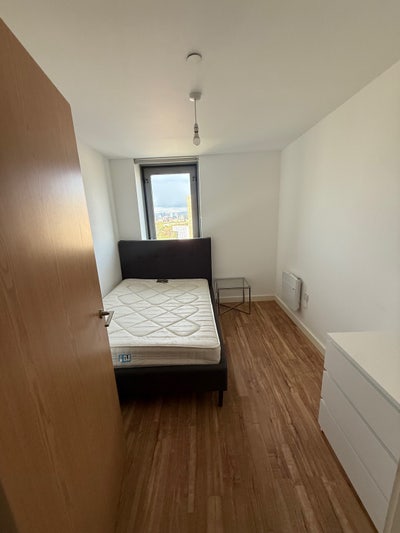 Room Available – Media City, 20th Floor. Main Photo