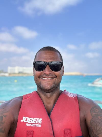 51 year old Male seeks a double room Main Photo
