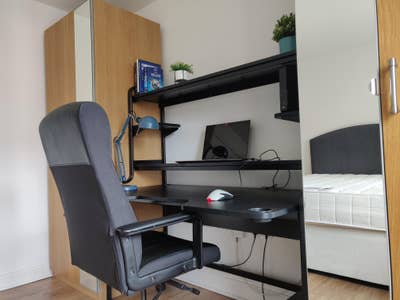 Large double room, bills included, quiet CV1 house Main Photo