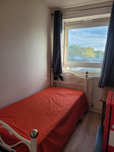 City Living – Spacious Room in Little Venice! Main Photo