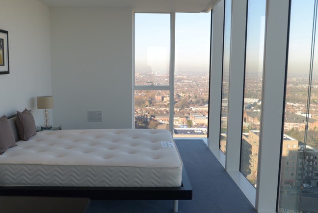 Two gals, two balconies, too good to miss! Main Photo