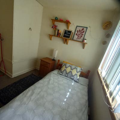 Bright Single Room Close to City Centre Main Photo