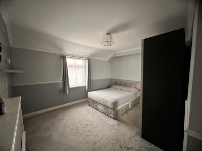 Quiet & Clean Room Main Photo