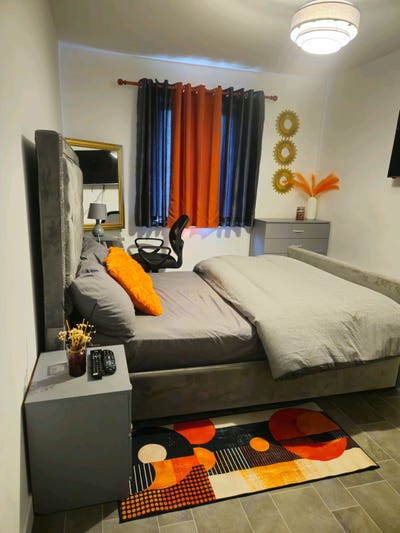 Spacious Double Bedroom  in Duplex Quiet Location Main Photo