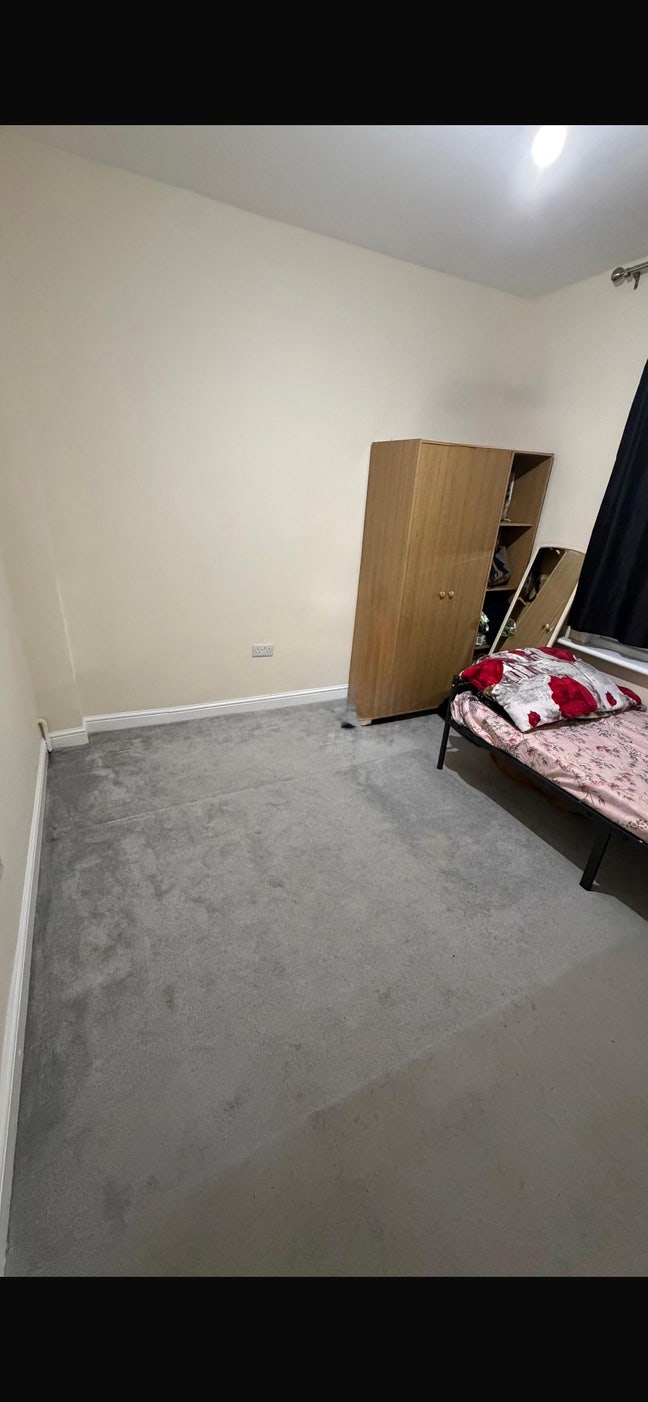 Urgent Tenant Needed/Halal  Main Photo