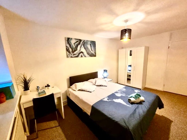2 big double rooms available same flat  Main Photo