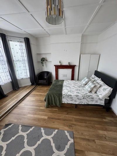 🌟 Spacious Double Room Turnpike Lane &pound;1,000 pcm Main Photo