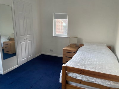 Large sunny room in Offington - double aspect Main Photo