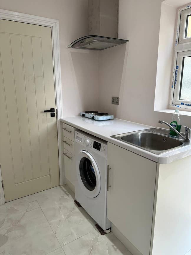 Vegetarian Studio accommodation-Hounslow west Main Photo