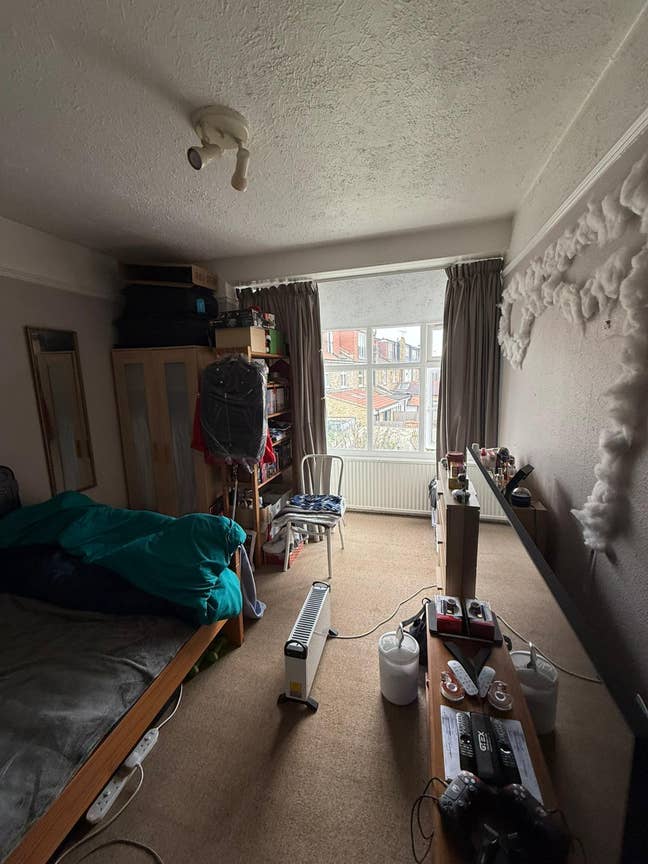 Double room in Ealing Broadway  Main Photo