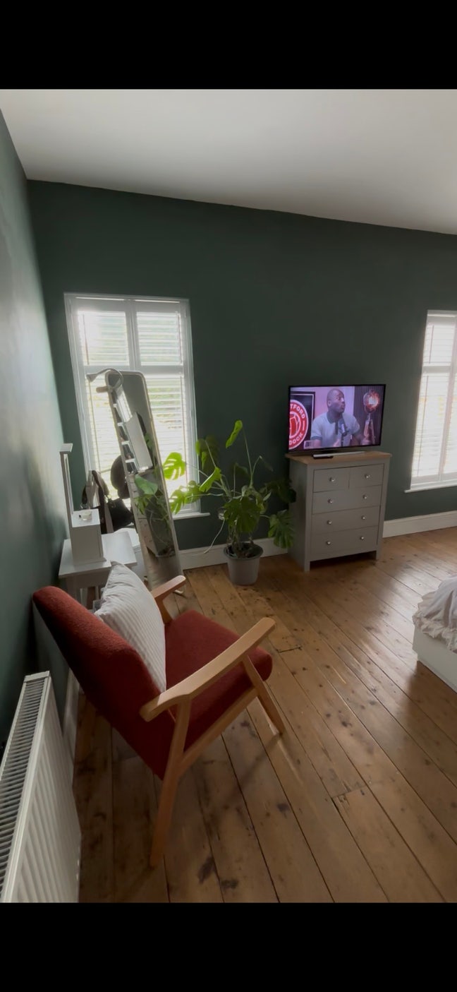 Large double room in shared house  Main Photo