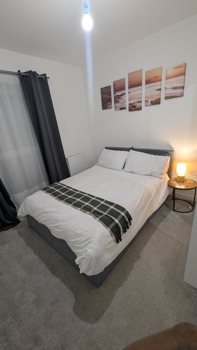 Lovely room in Hackbridge  Main Photo