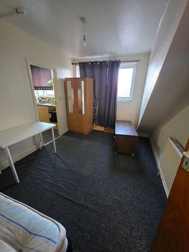 1 Bedroom Flat Main Photo