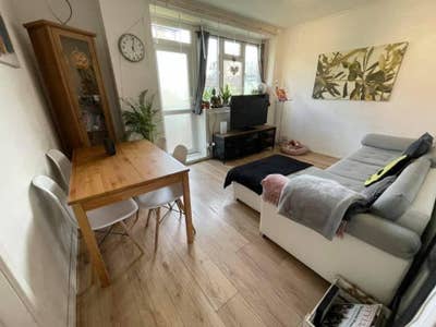 Two Rooms. Same House.Hackney Central &pound;845 & &pound;945. Main Photo