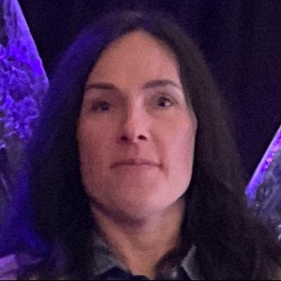 Professional Female seeks a single or double room Main Photo