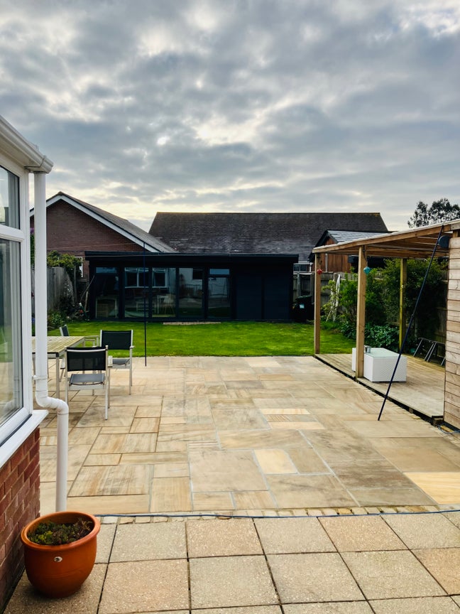 Double Room For Rent ( with Live-In Land Lady) Main Photo