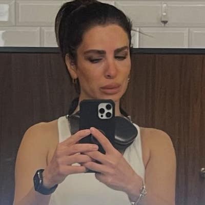 45 year old Female seeks a double room Main Photo