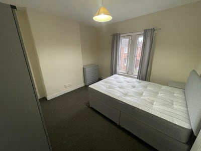 &pound;430 ROOM IN PE1 Main Photo