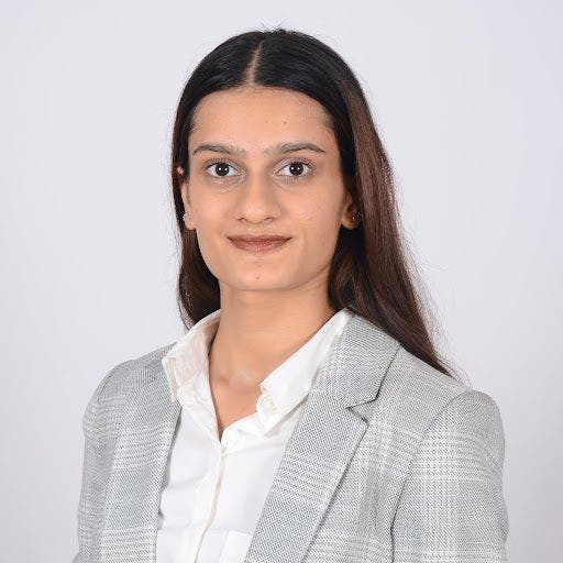 2 rooms sought by 2 females Main Photo