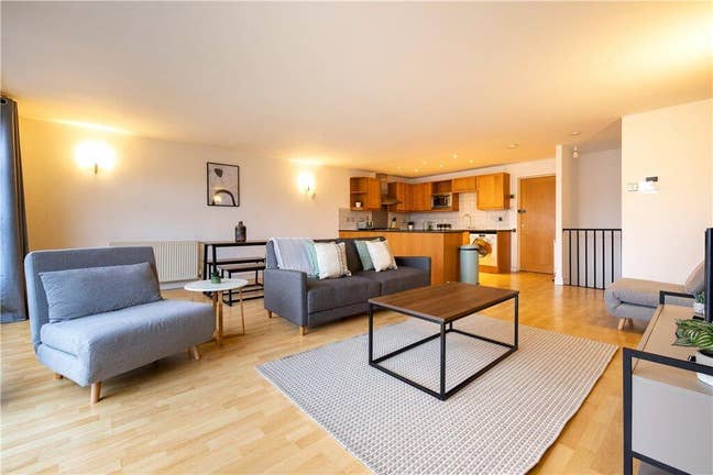 Fantastic 2 Bed Duplex Flat in London Bridge Main Photo