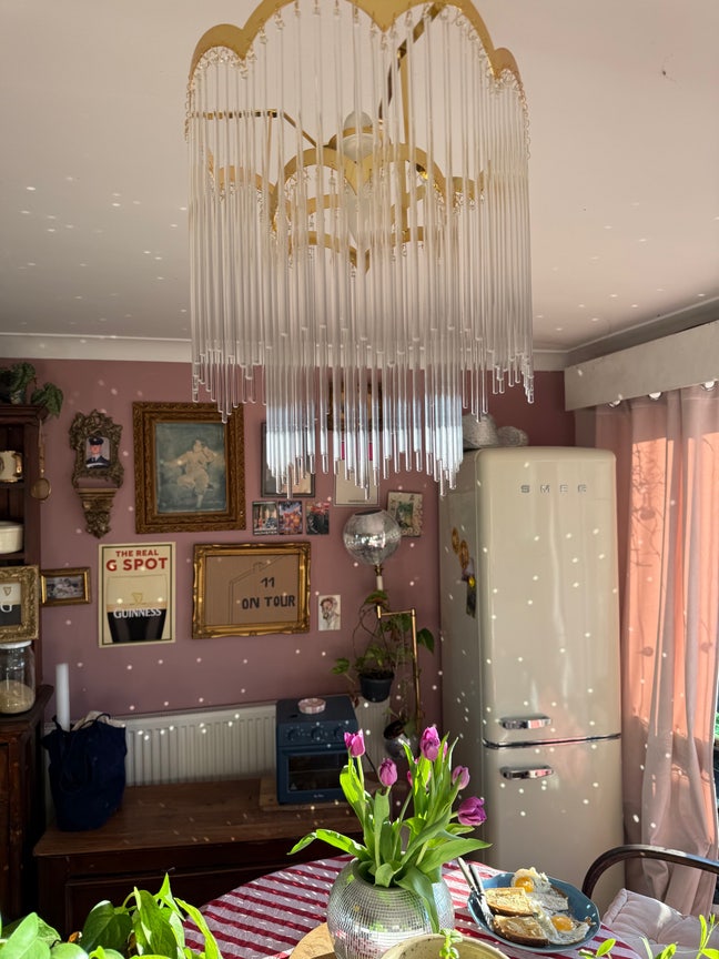 Room available in all girls house Main Photo