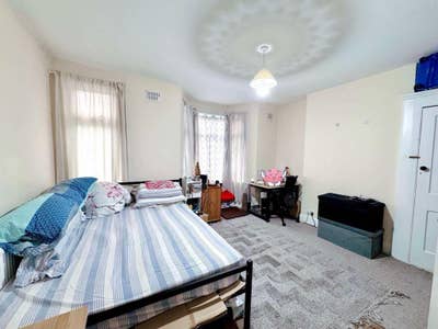 Huge Double Room for Rent Main Photo