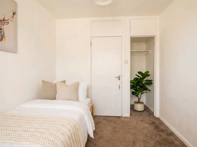 2 Rooms in the Same Flat, StJohn's Wood Main Photo