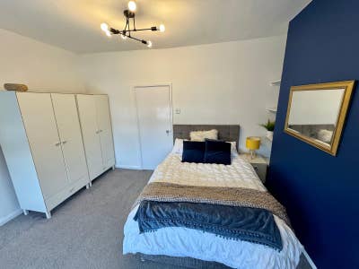Clean,Friendly Professional Co-Living Property LS8 Main Photo