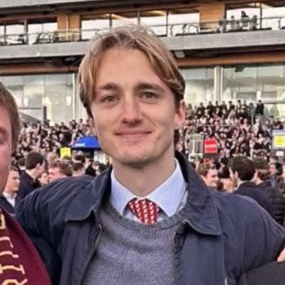 Professional Male seeks a double room Main Photo