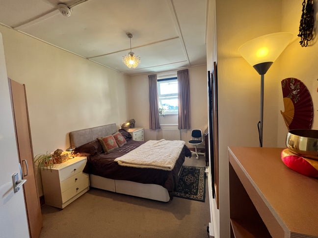 Double room available to rent Main Photo