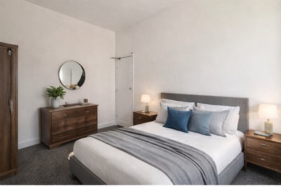 Spacious double room in Castleford house share  Main Photo