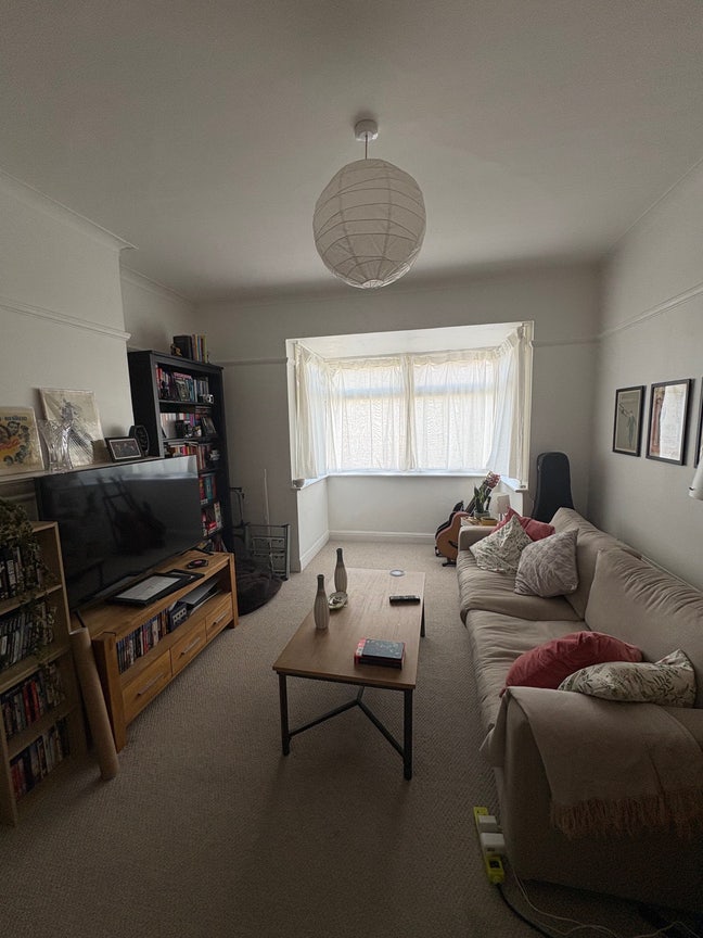 Double bedroom in Acton cozy flat Main Photo