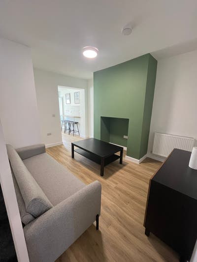 Brand New 3 Bed Luxury Houseshare  Main Photo